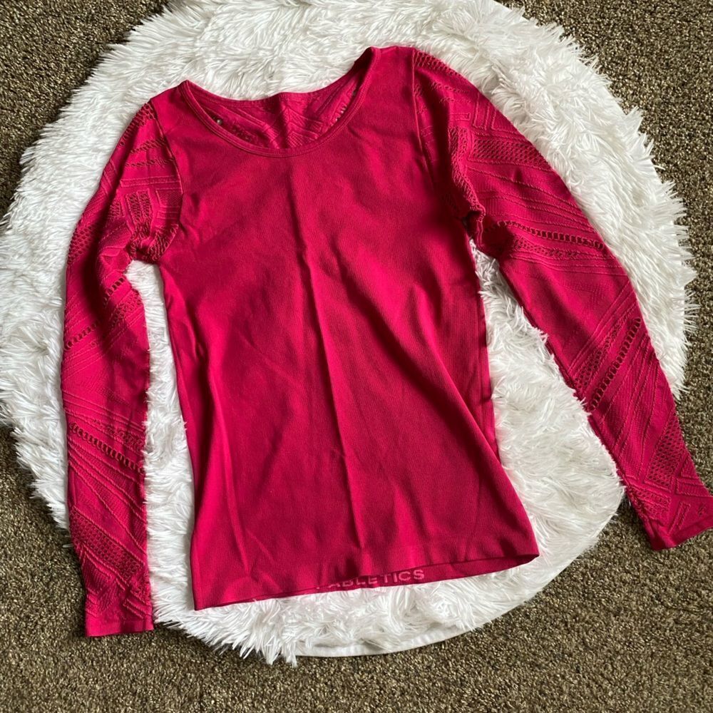 Fabletics Long Sleeve Pink Cutout Top Stretchy Womens Size Medium‎